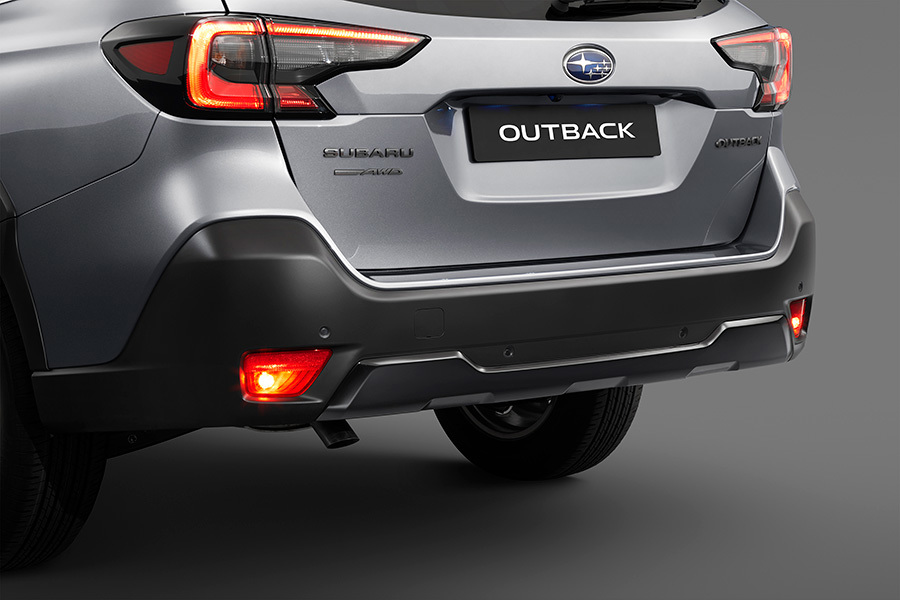 Bageste nederste beskyttelse på Subaru Outback, placeret under bagkofangeren.