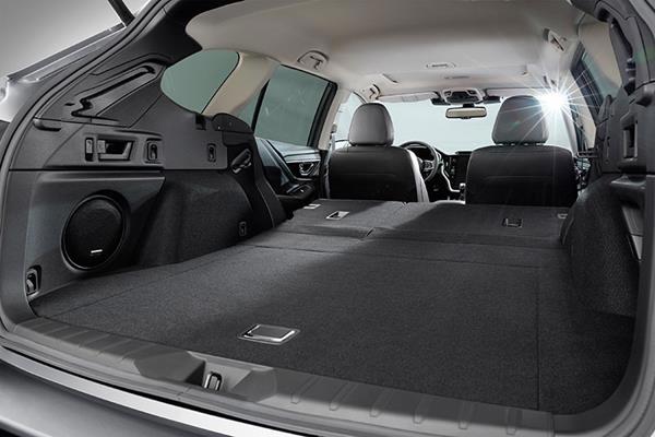 Subaru Outbacks bagsæder er nedfældet for at maksimere bagagerummet.