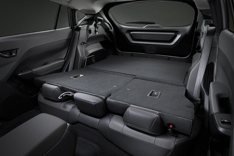 Hele bagsædet i Subaru Crosstrek er nedfældet i 60/40-deling – skaber en plan og rummelig flade, der gør det nemt at laste store eller lange genstande.