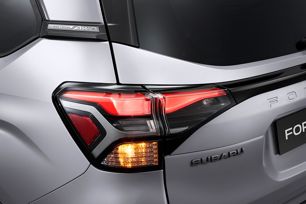 Skulpturelle LED-baglygter giver Forester et markant og moderne udseende – synlige, stilfulde og sikre.
