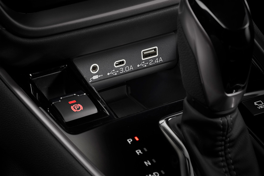 Subaru med USB Type A og Type C – moderne opladningsmuligheder i hele bilen, uanset hvilken enhed eller kabel du bruger.