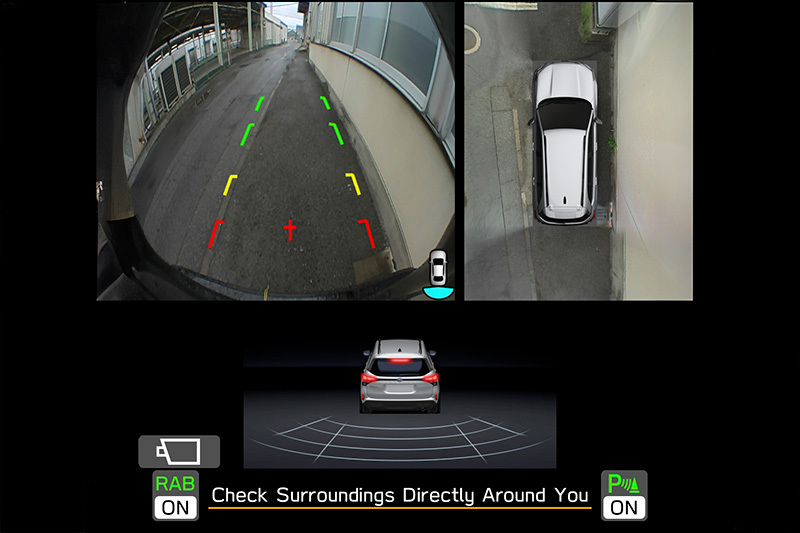 Subaru Forester med bakkamera – skærmen viser vidvinkelperspektiv og retningslinjer, der gør det nemmere at bakke og parkere.
