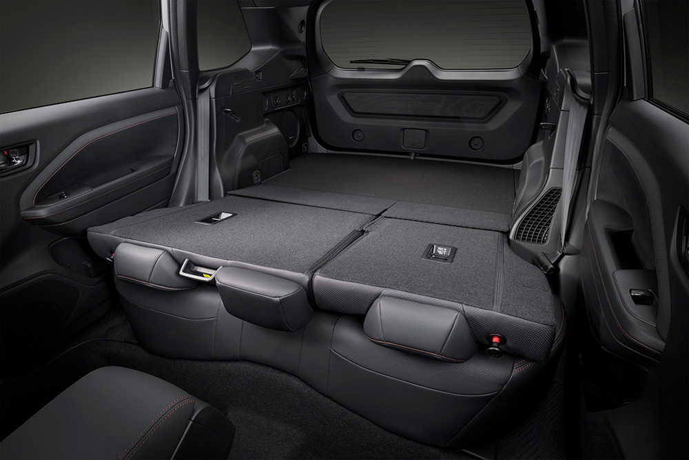 Subaru Forester med baksätena nedfällda, vilket visar det stora och plana lastutrymmet.