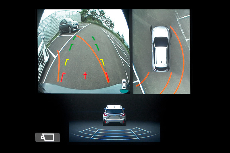 Subarus touchskærm viser billedet fra bakkameraet, inklusive synsfelt og hjælpelinjer.
